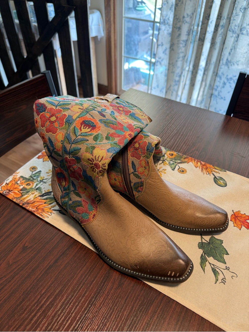 Spring Step Floral Embroidered Boots -& Multicolor L'Ariste size 41 US 9.5 to 10